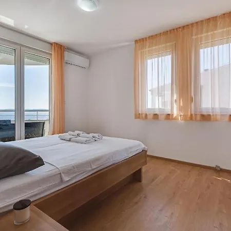 Mirela Appartement *