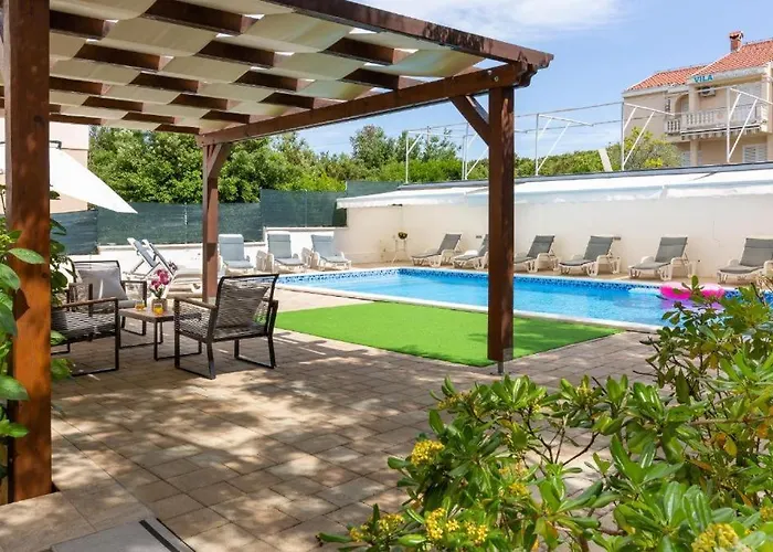 Mirela * Петрчане