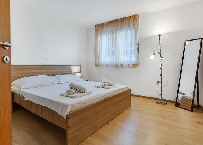 Апартаменты Mirela