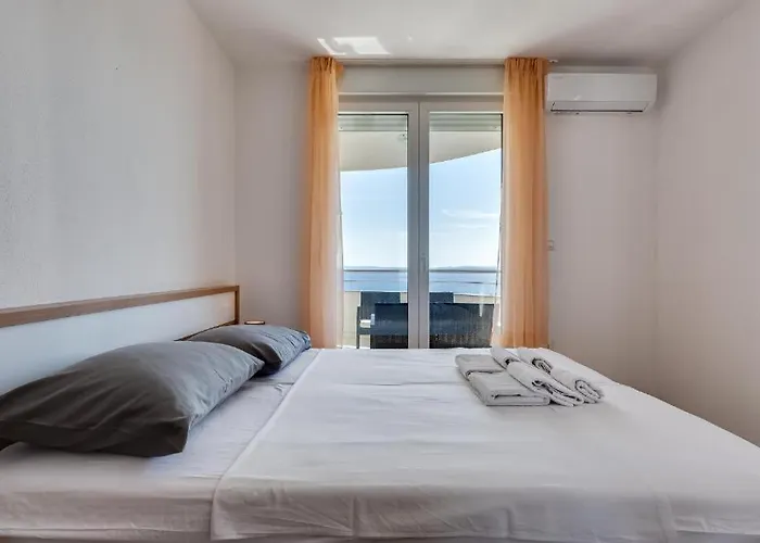 Mirela Петрчане