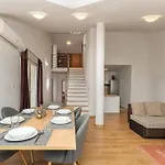 Apartment Mirela Petrcane
