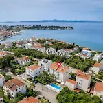 Apartment Mirela *