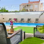 Apartment Mirela *