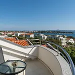 Mirela Apartment