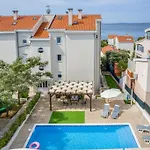 Mirela Apartment *