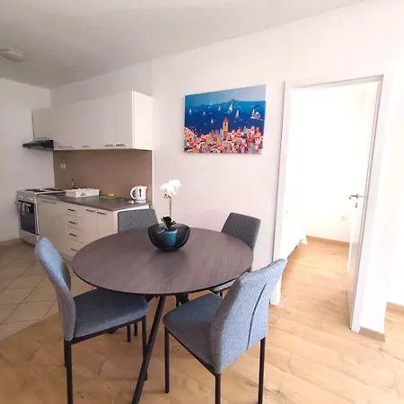 Mirela Apartament
