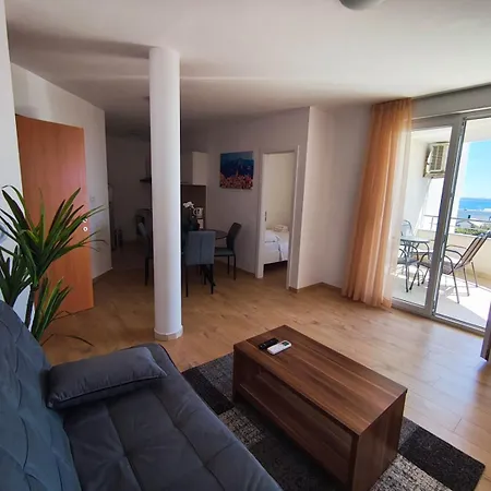 Mirela Apartamento *