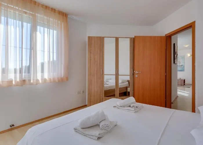 Mirela Apartamento